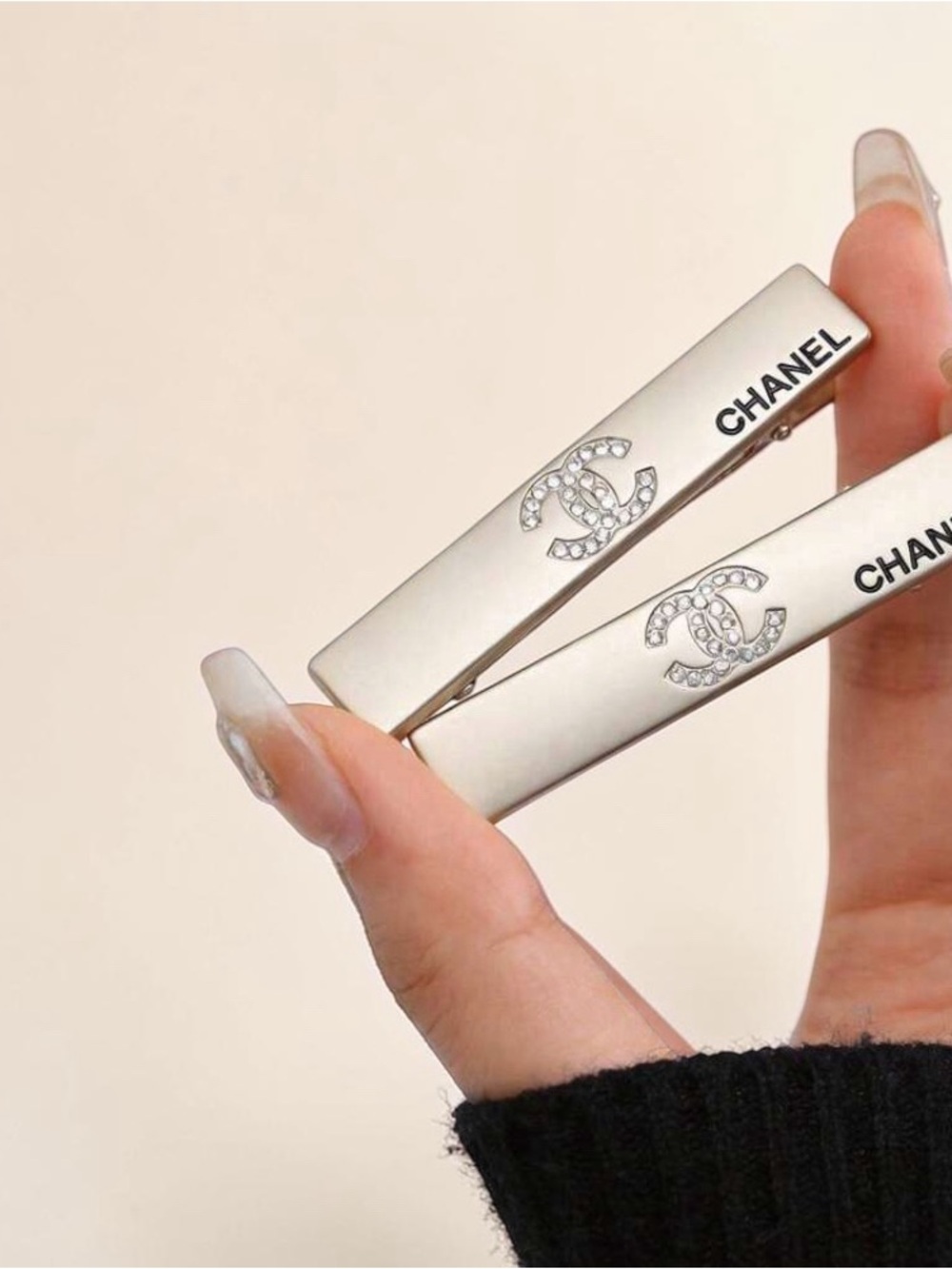 NEaw✨ Silver Crystal Logo Hair Clips - Sealed in Box
